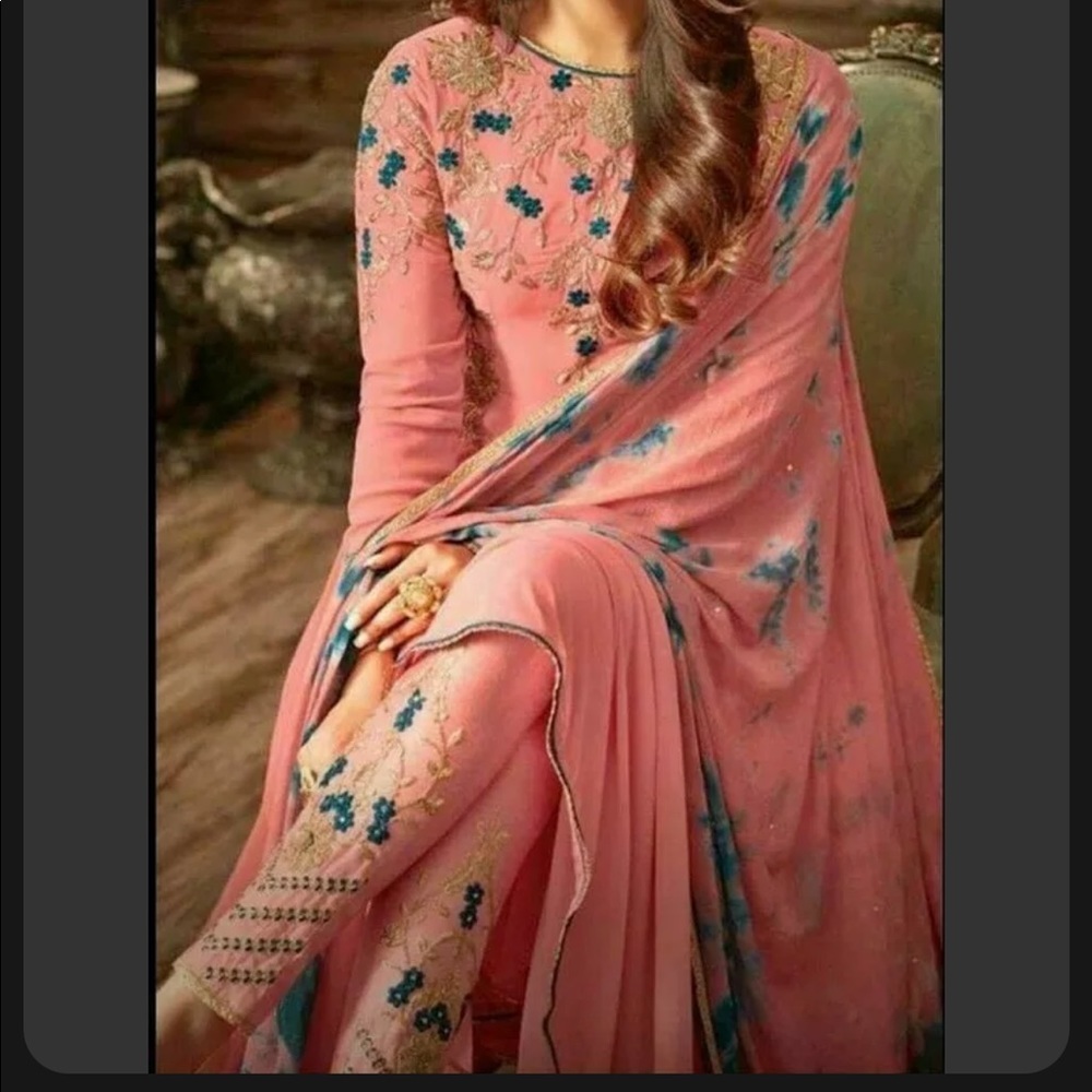 Elegant Pink Embroidered Women Kurta Set